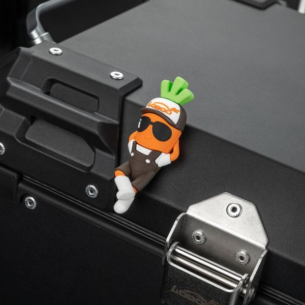 Брелок-наклейка в форме моркови Loboo Mascot Carrot Charm, На поверхности 10.7.05004.001.01 фото